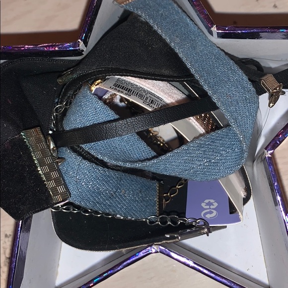 Chokers - Picture 6 of 6